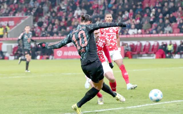 包含门将神勇！拜仁慕尼黑险胜晋级的词条