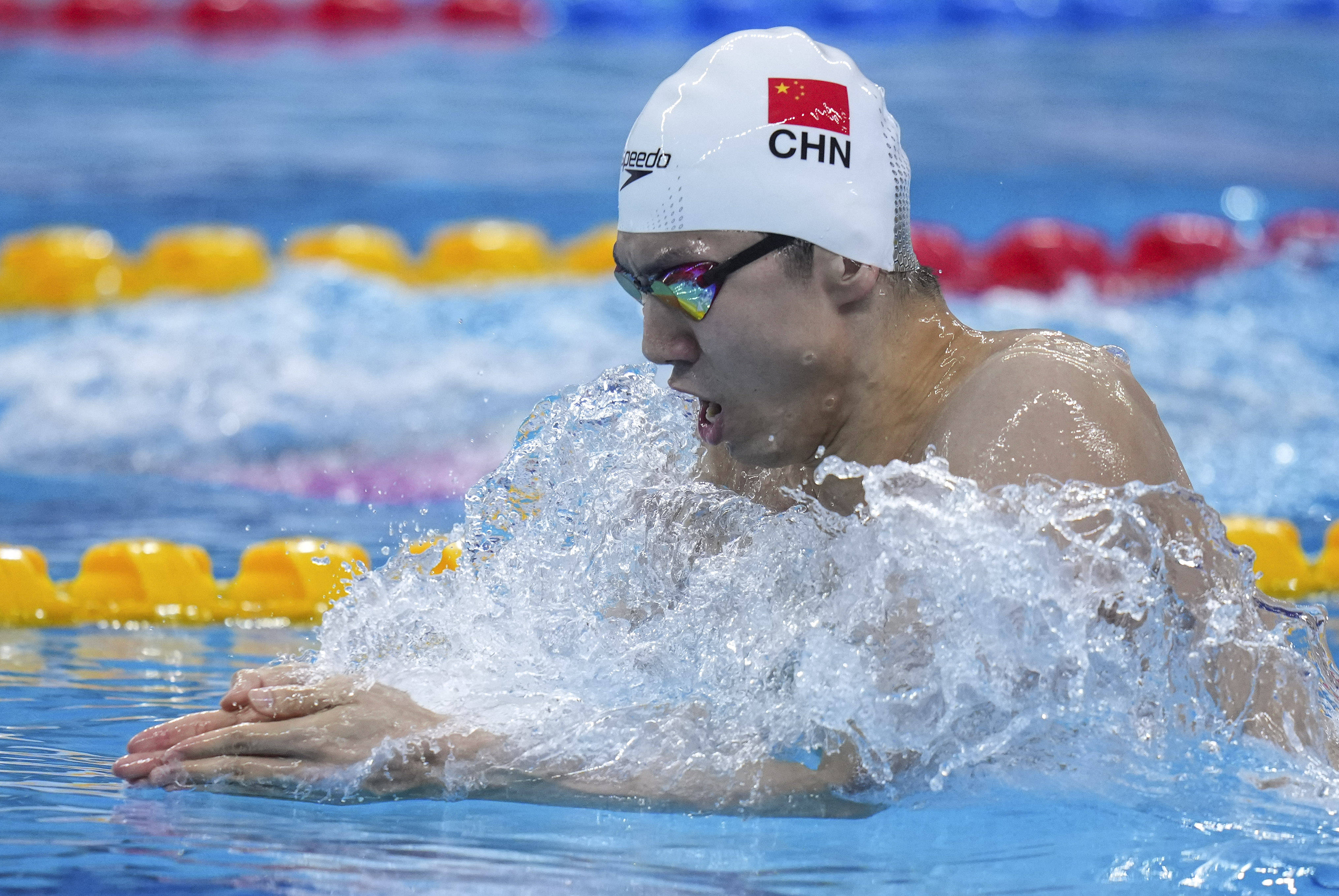 包含游泳项目再添新冠军，值得称赞！的词条