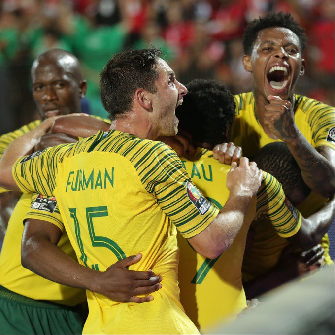 包含非洲球队参加地区锦标赛备战国际比赛的词条