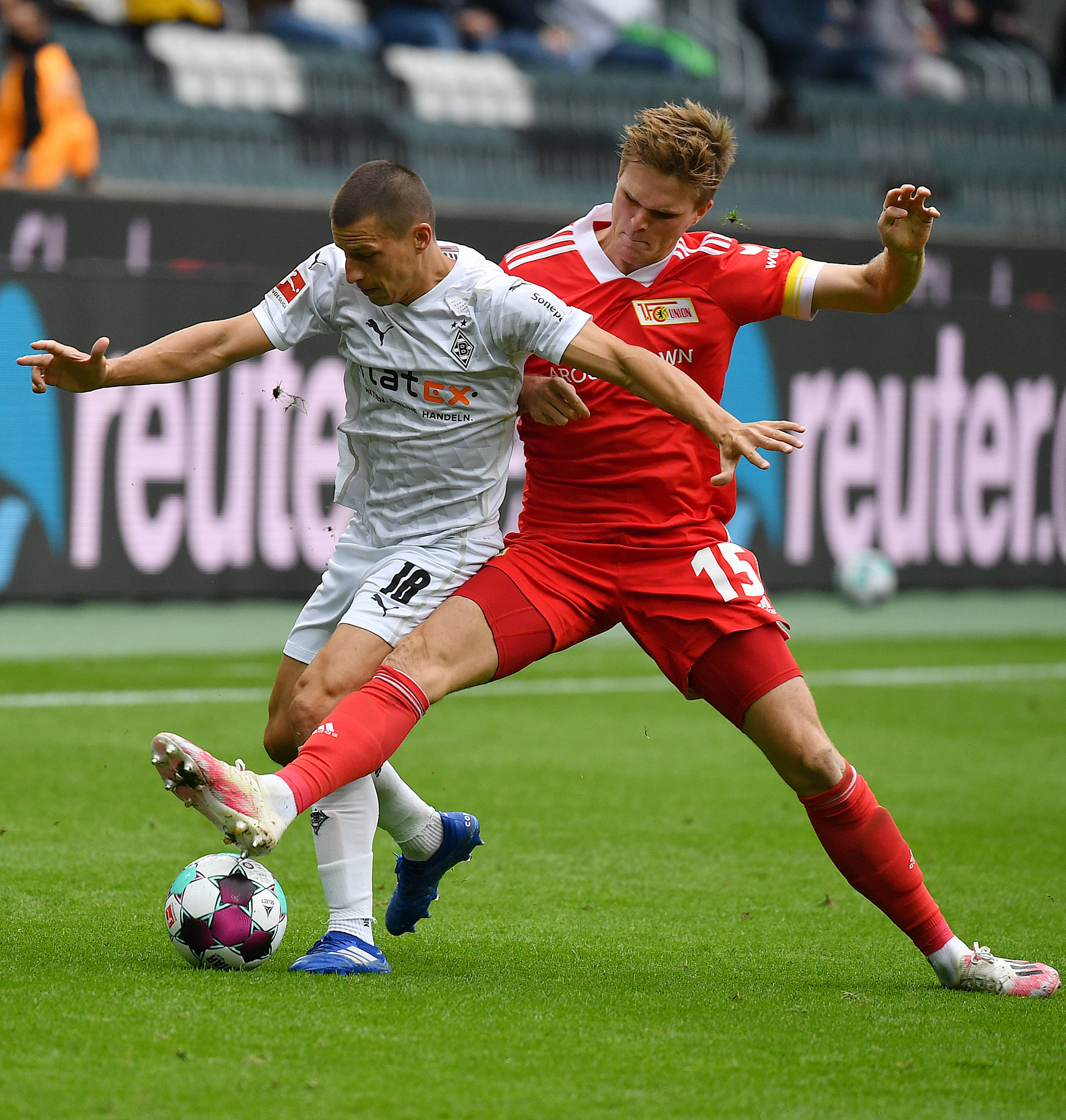 不莱梅球员纷纷集中训练，备战下轮对决