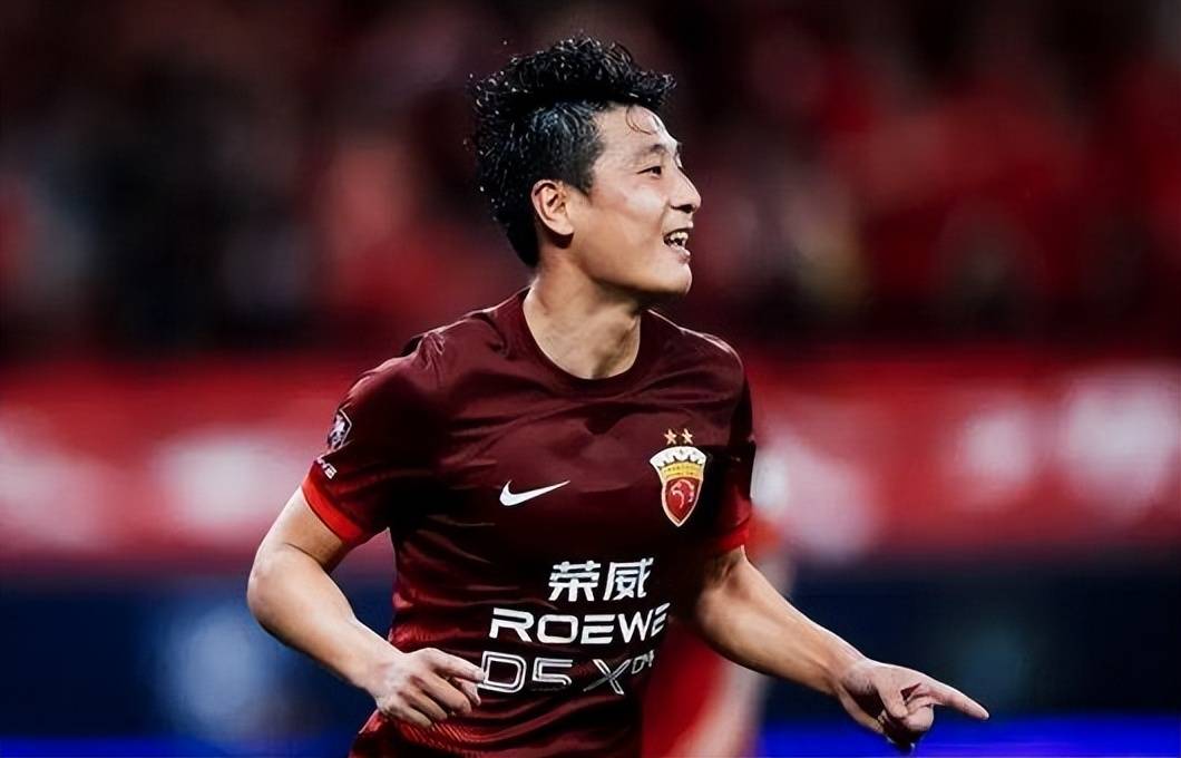 包含上港大胜申花冲击联赛榜首的词条