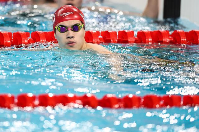 西班牙游泳选手霸气十足！游泳比赛中冲刺无极限的简单介绍