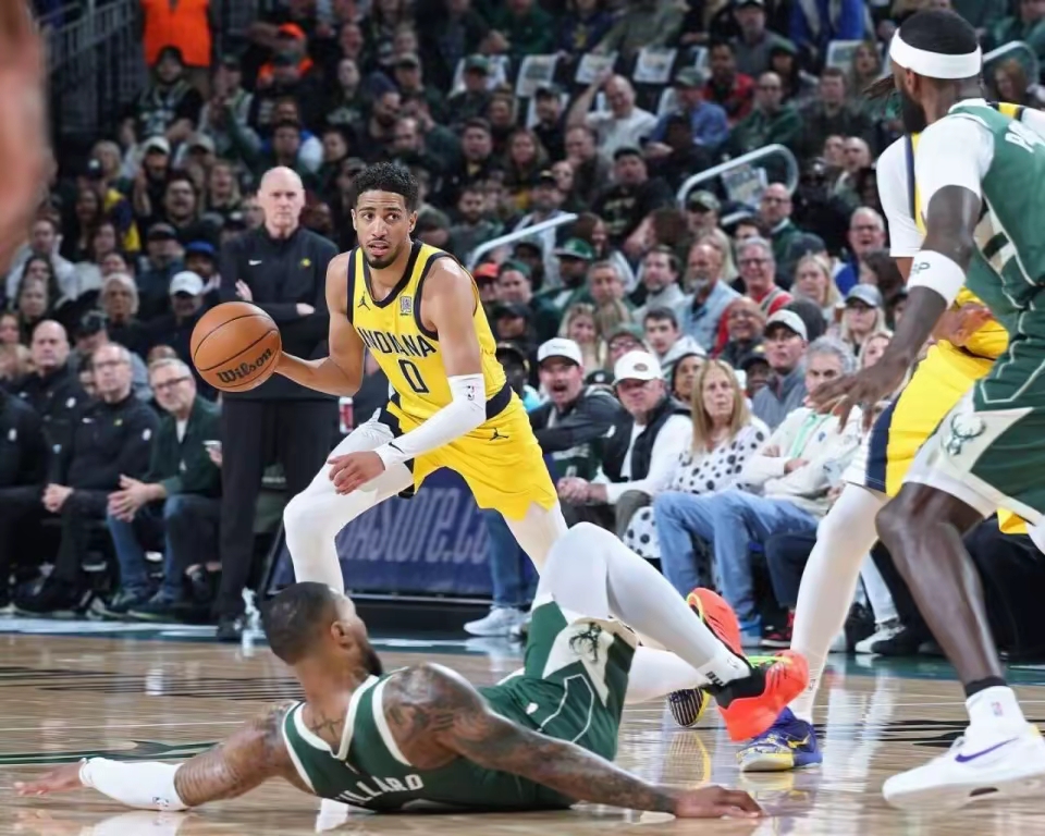 双方激战不断，比分交替领先，引发无数争议！的简单介绍