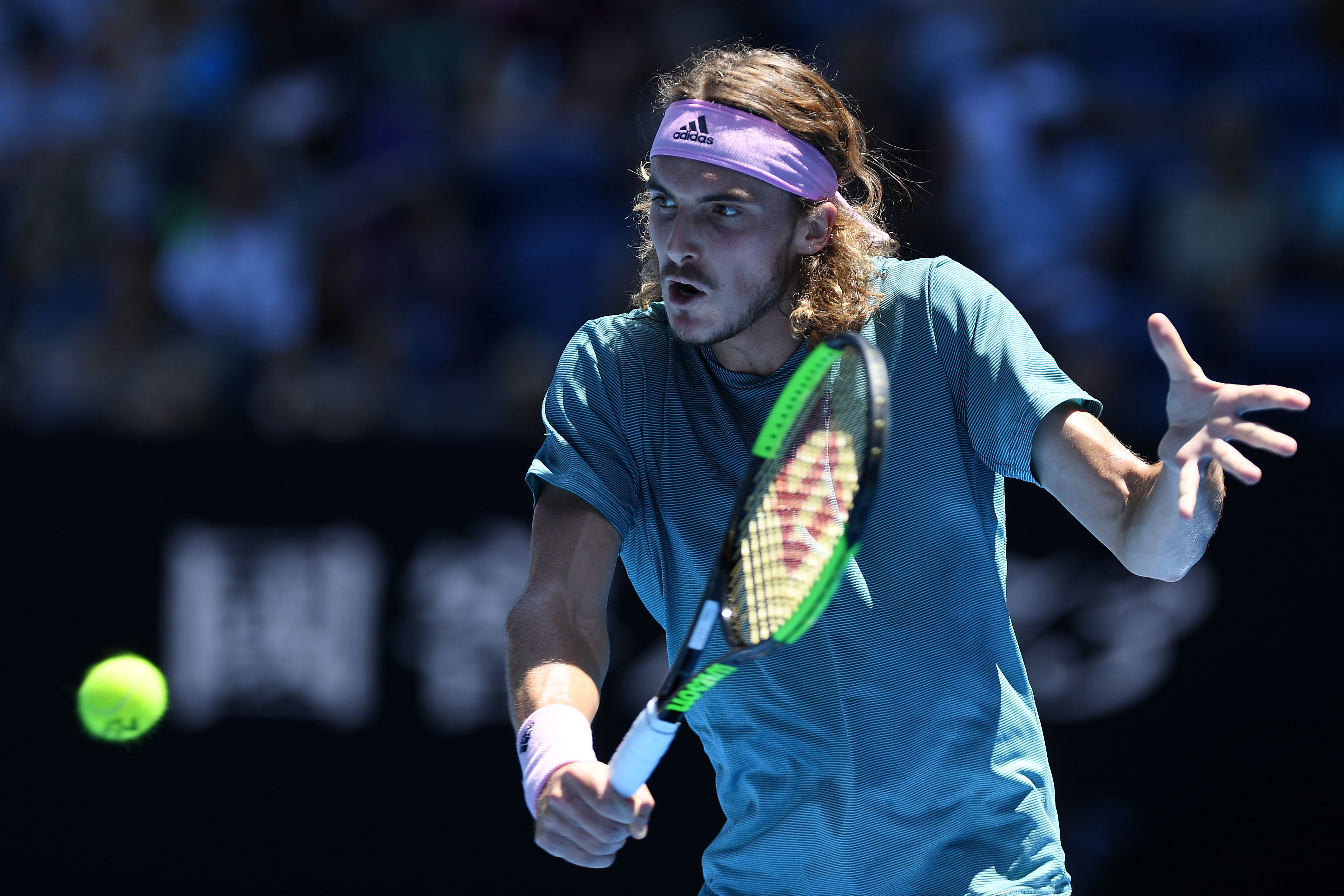 包含戴维斯杯横扫澳网，西西帕斯刷新纪录的词条