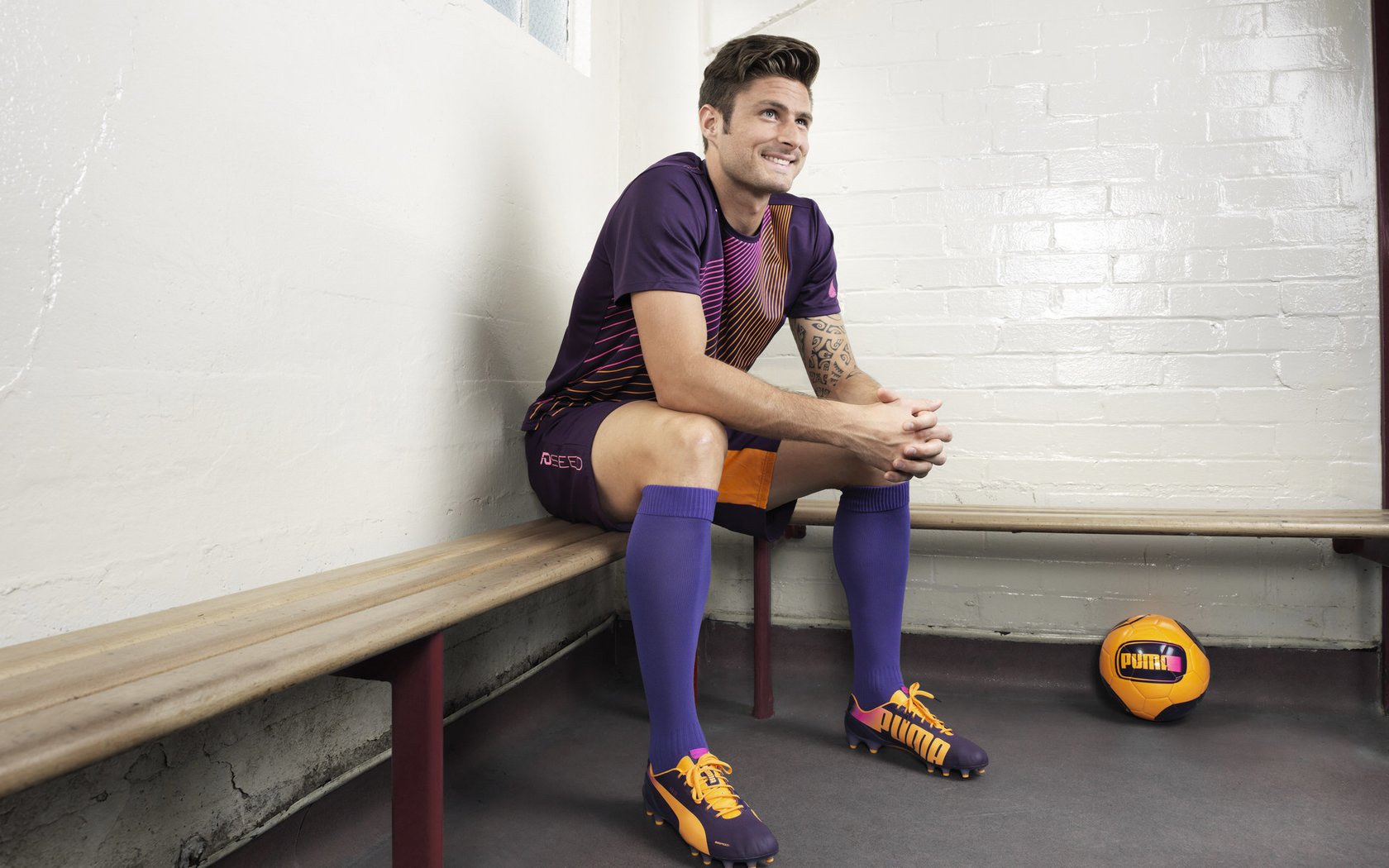 北欧寒刃刺破欧战之夜,特奥·埃尔南德斯,大场面先生如何定义瑞典对阵塞维利亚的史诗对决